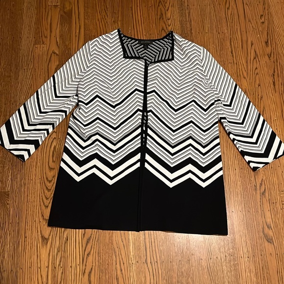 St.John Jacket - Picture 1 of 6